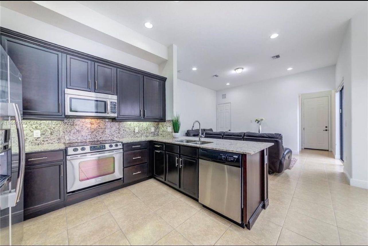 8362 NW 39th Court