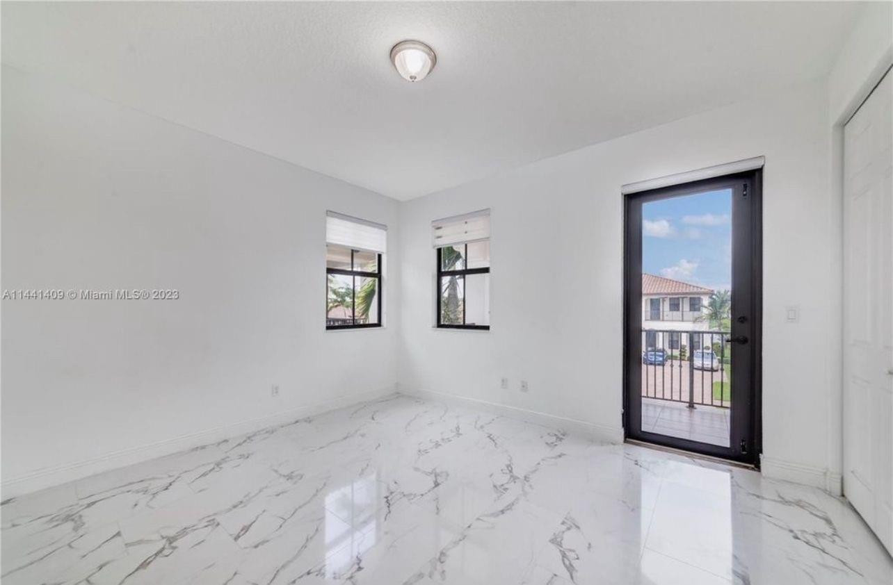 8362 NW 39th Court