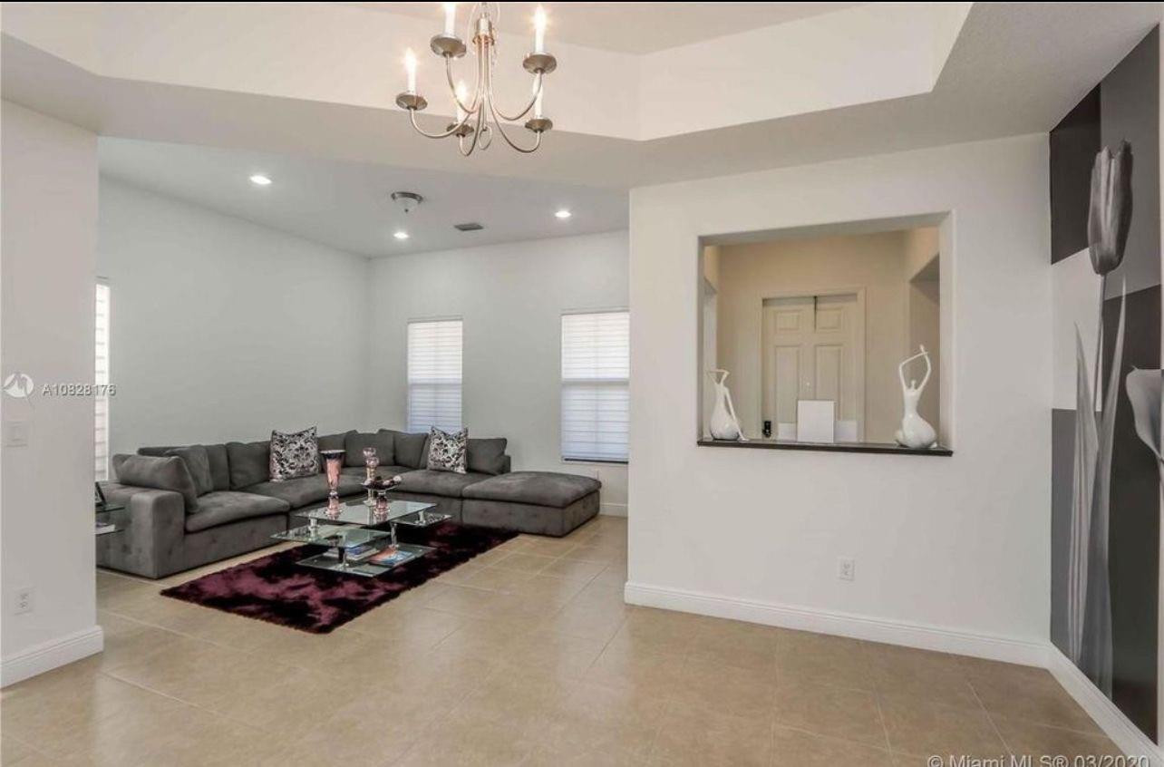 8362 NW 39th Court