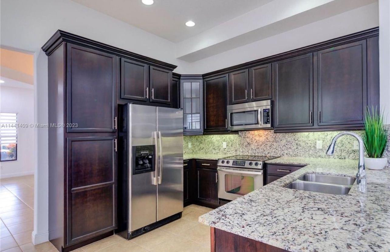 8362 NW 39th Court
