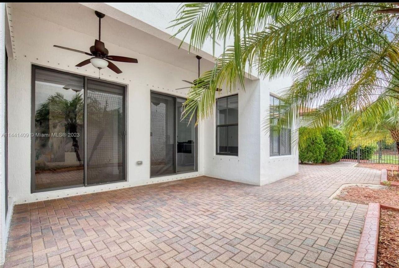 8362 NW 39th Court
