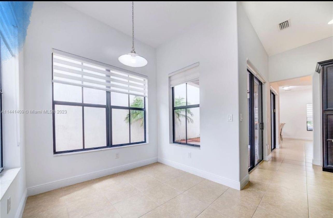 8362 NW 39th Court