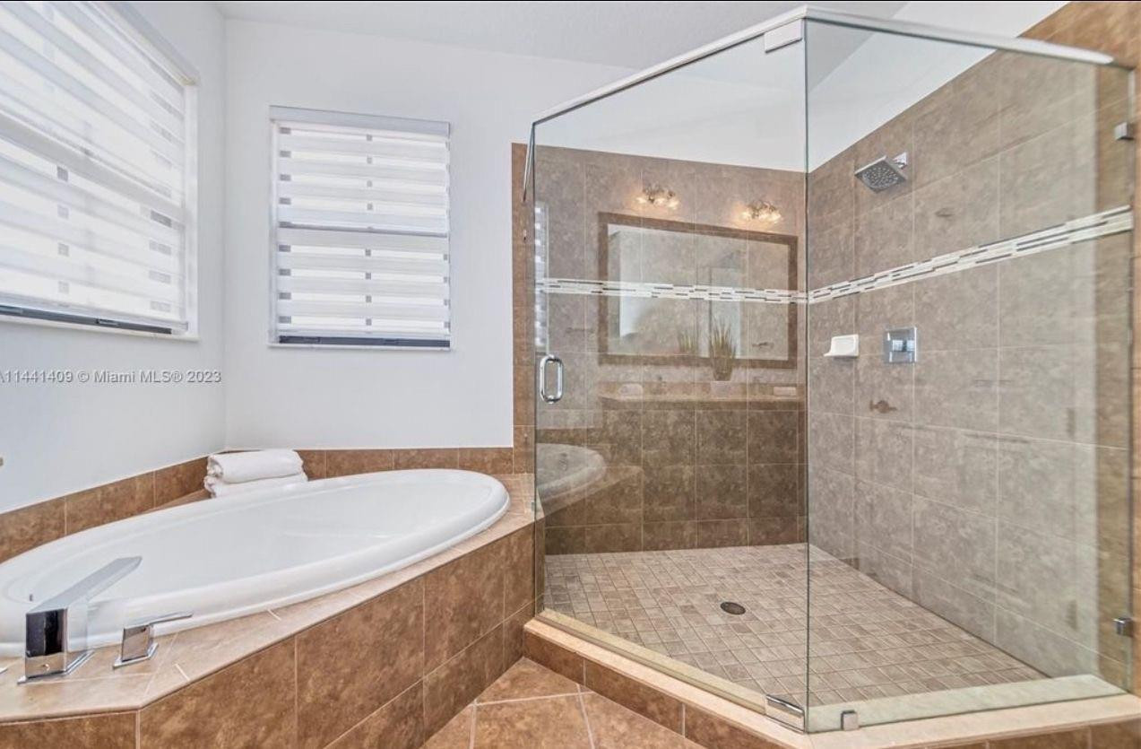 8362 NW 39th Court