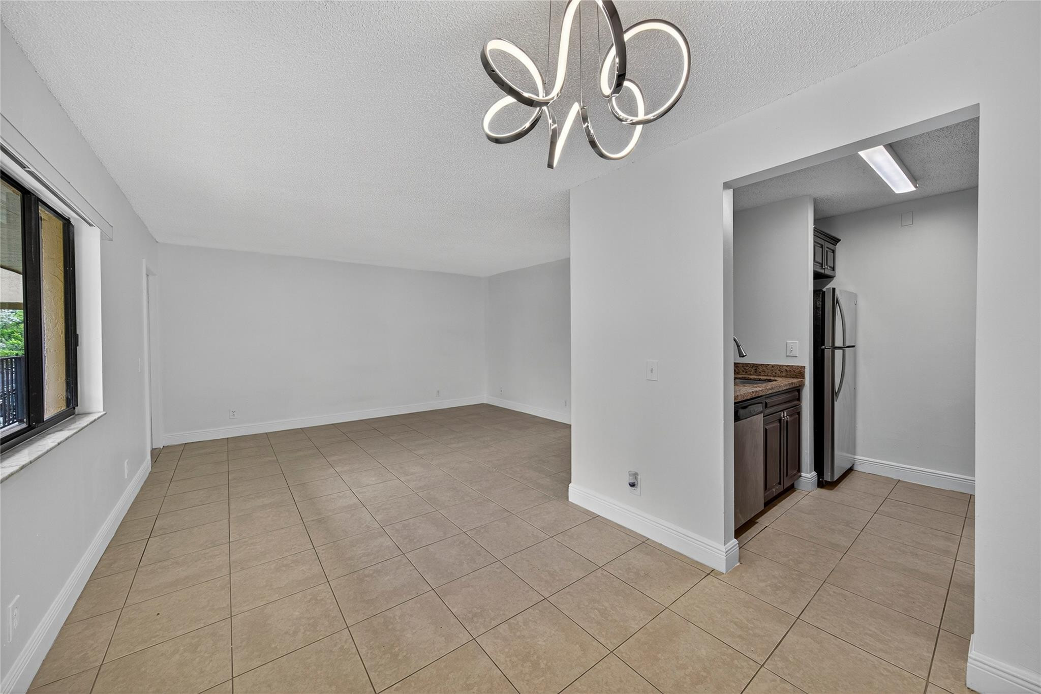 913 Meadows Circle 913