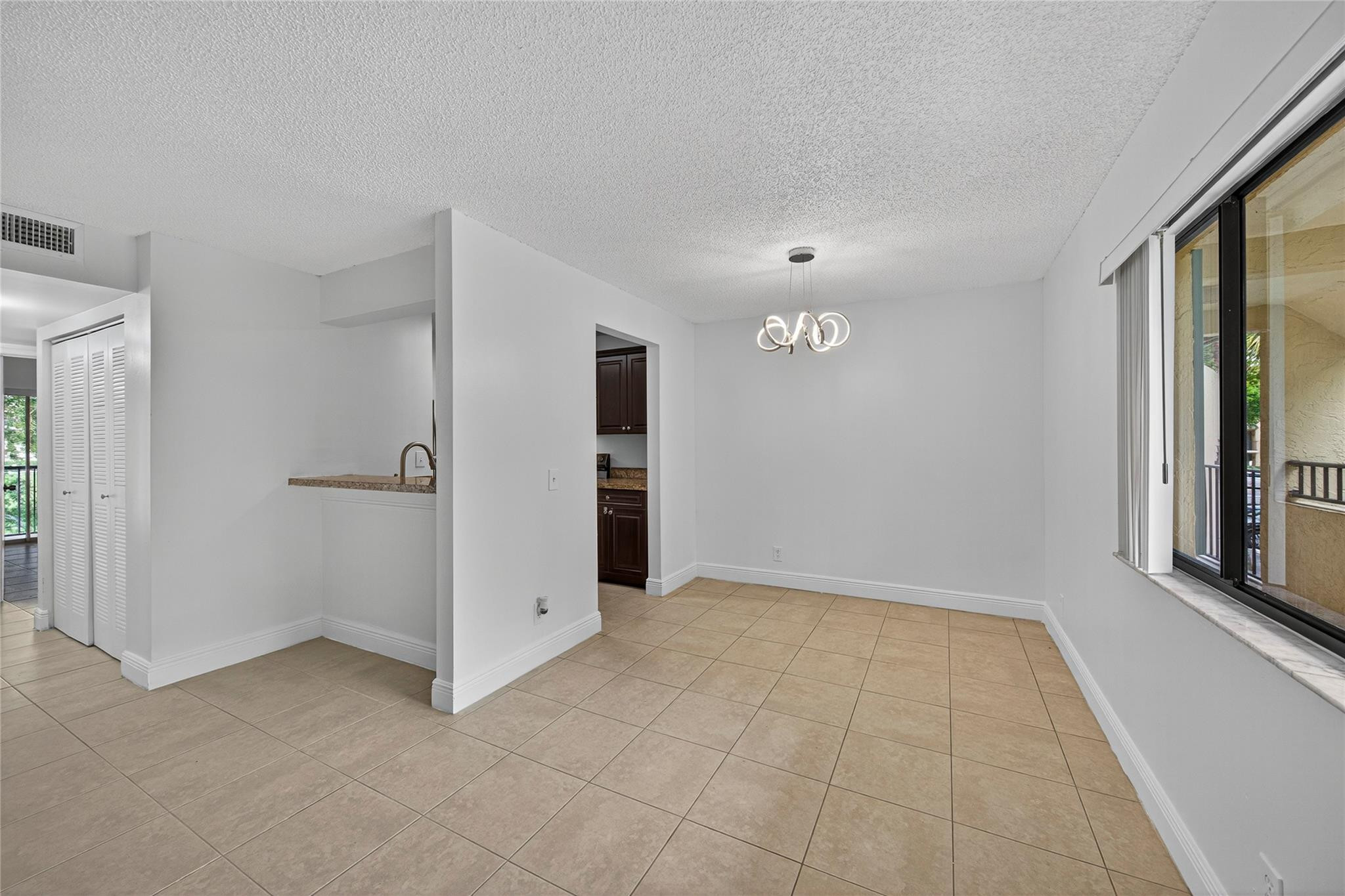 913 Meadows Circle 913