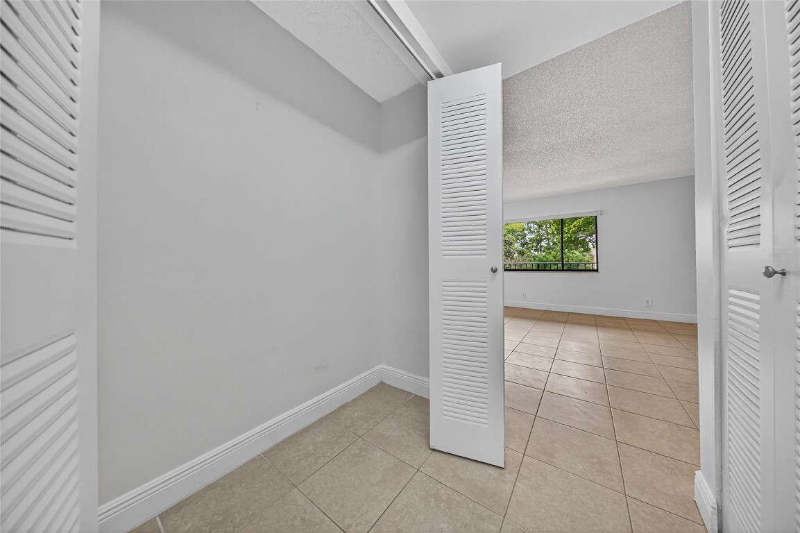 913 Meadows Circle 913