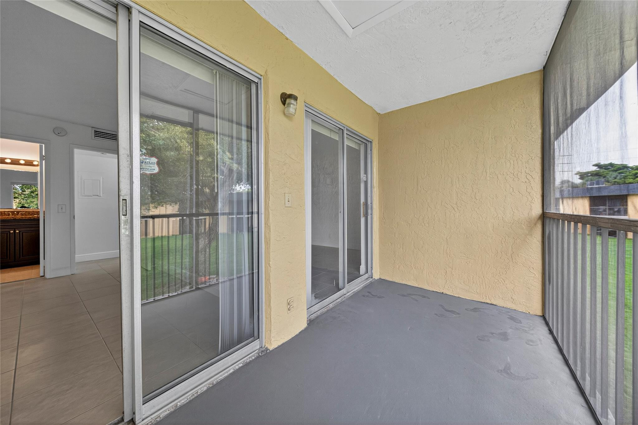 913 Meadows Circle 913