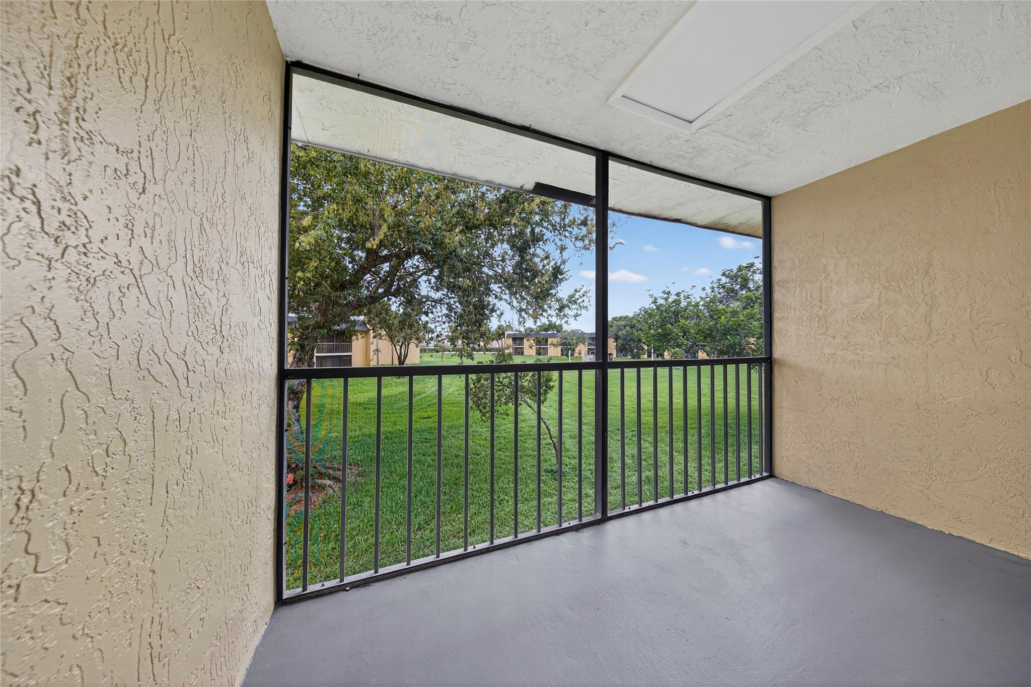 913 Meadows Circle 913