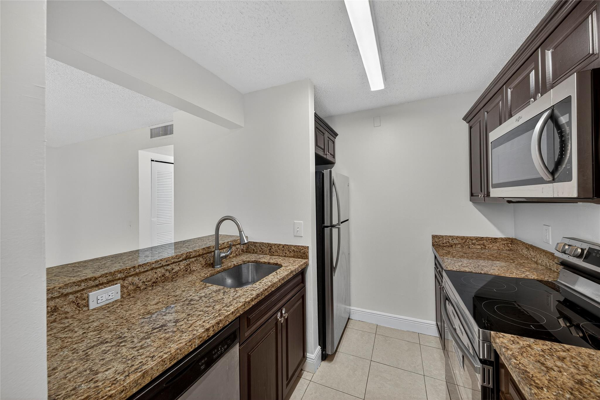 913 Meadows Circle 913