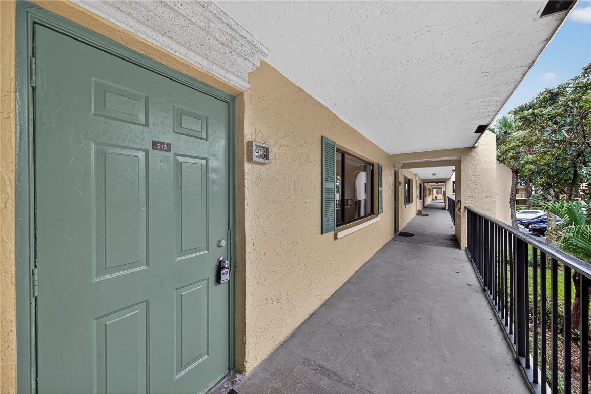 913 Meadows Circle 913