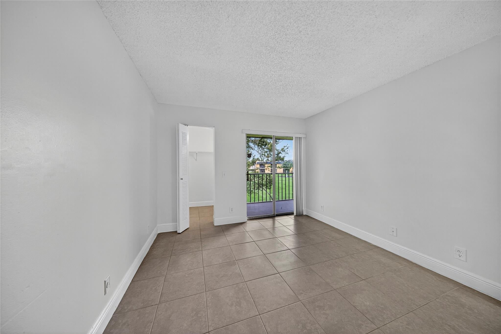 913 Meadows Circle 913