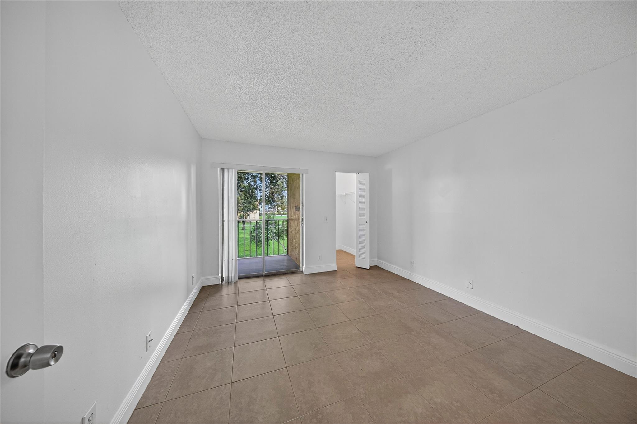 913 Meadows Circle 913