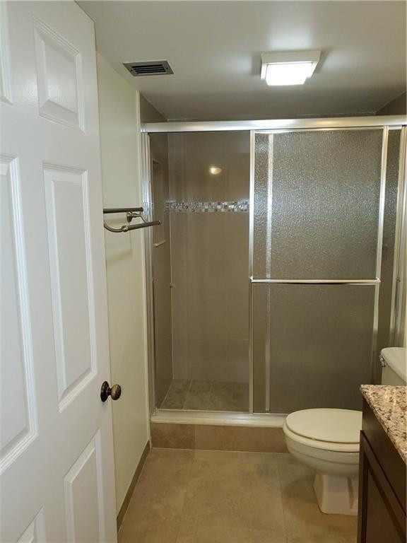 6061 Balboa Circle 201