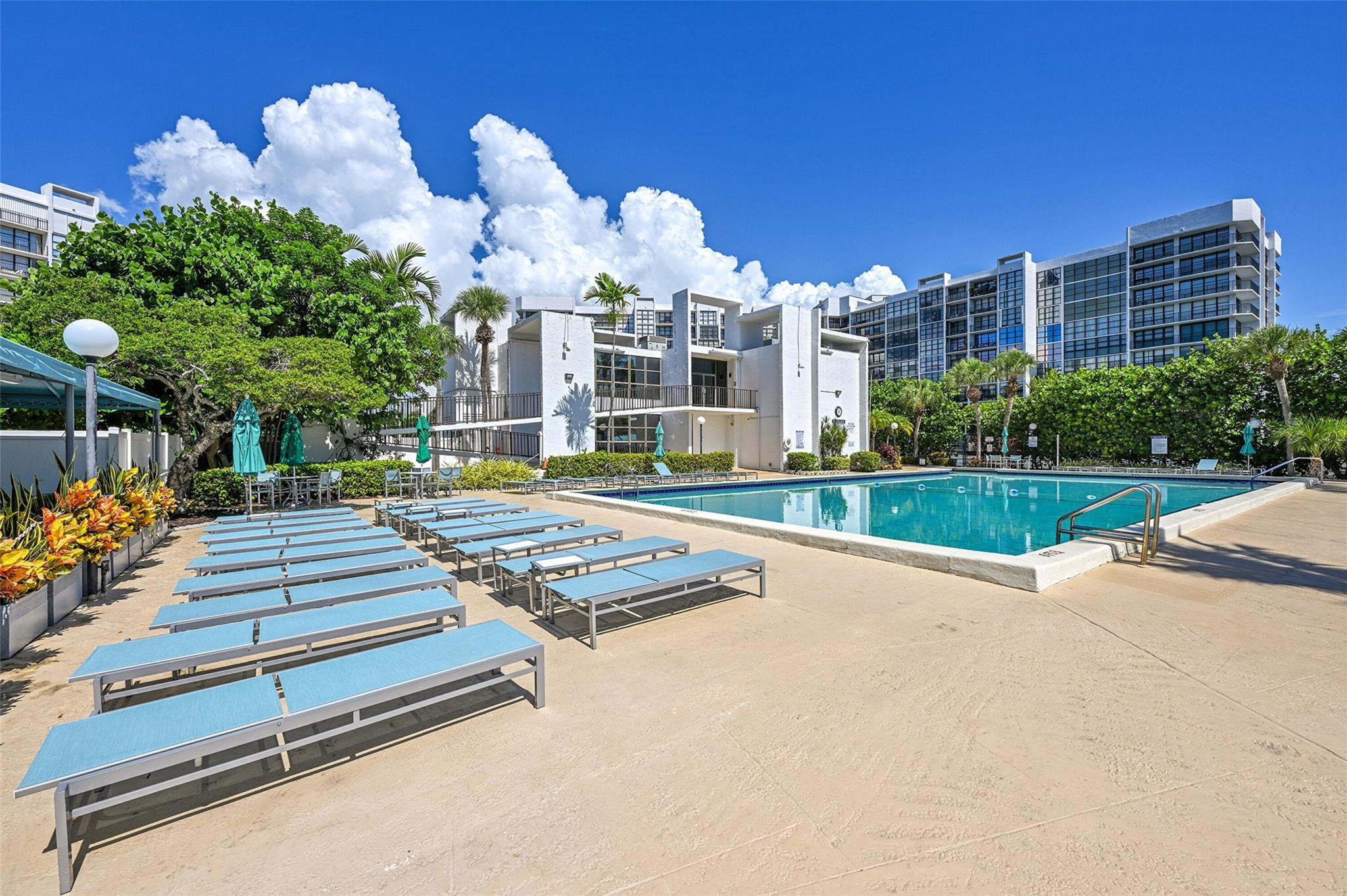 800 Parkview Drive 218