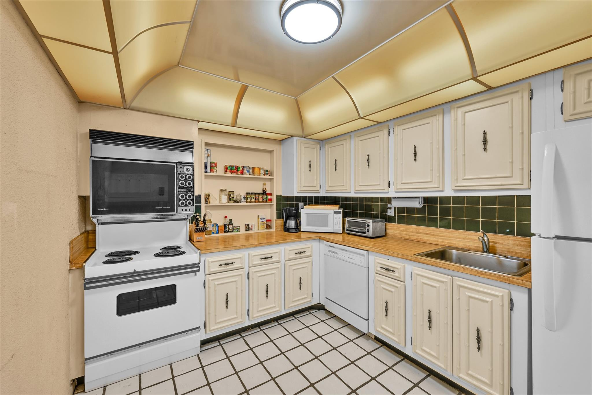 800 Parkview Drive 218