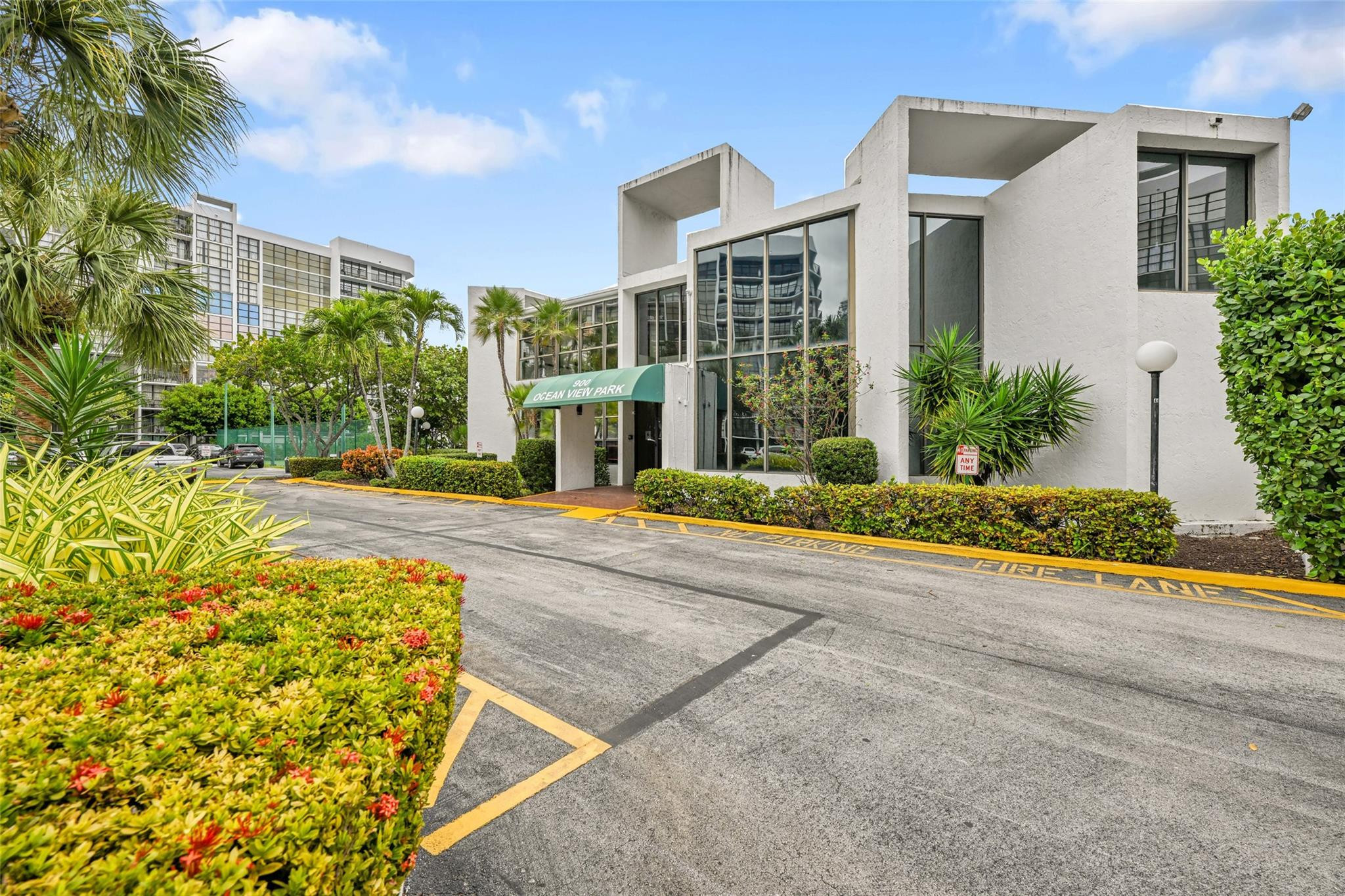 800 Parkview Drive 218