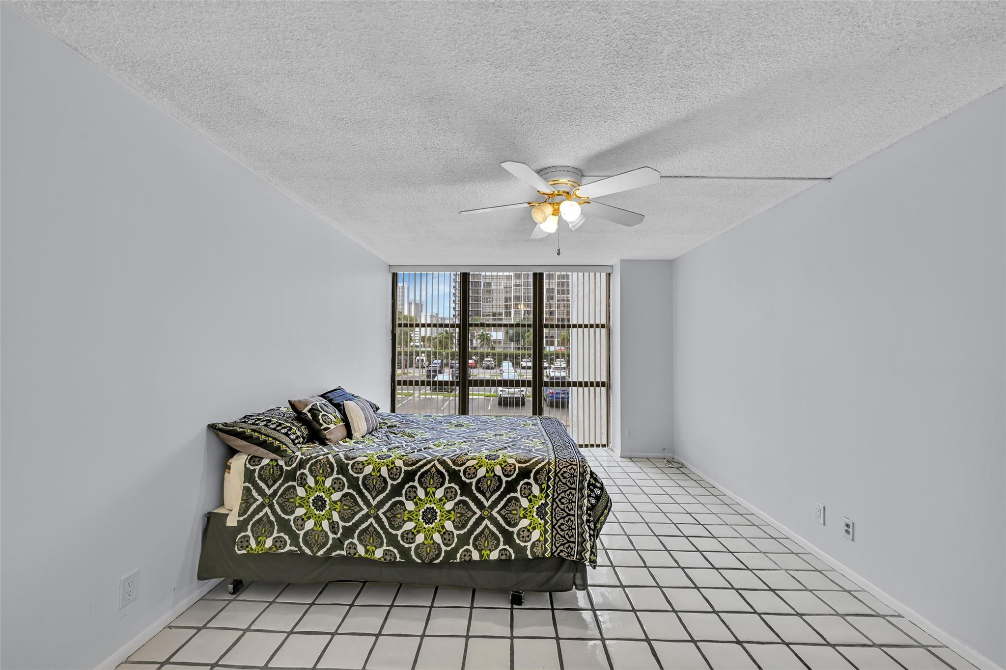 800 Parkview Drive 218