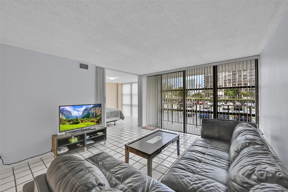 800 Parkview Drive 218