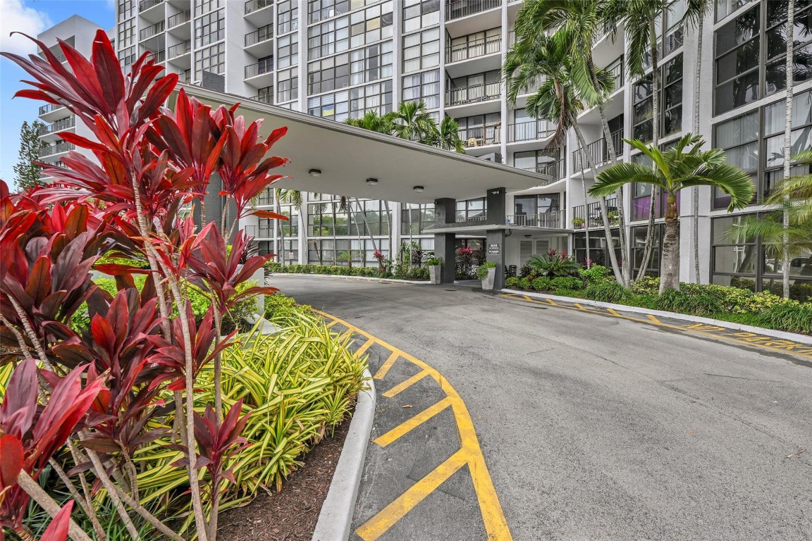 800 Parkview Drive 218