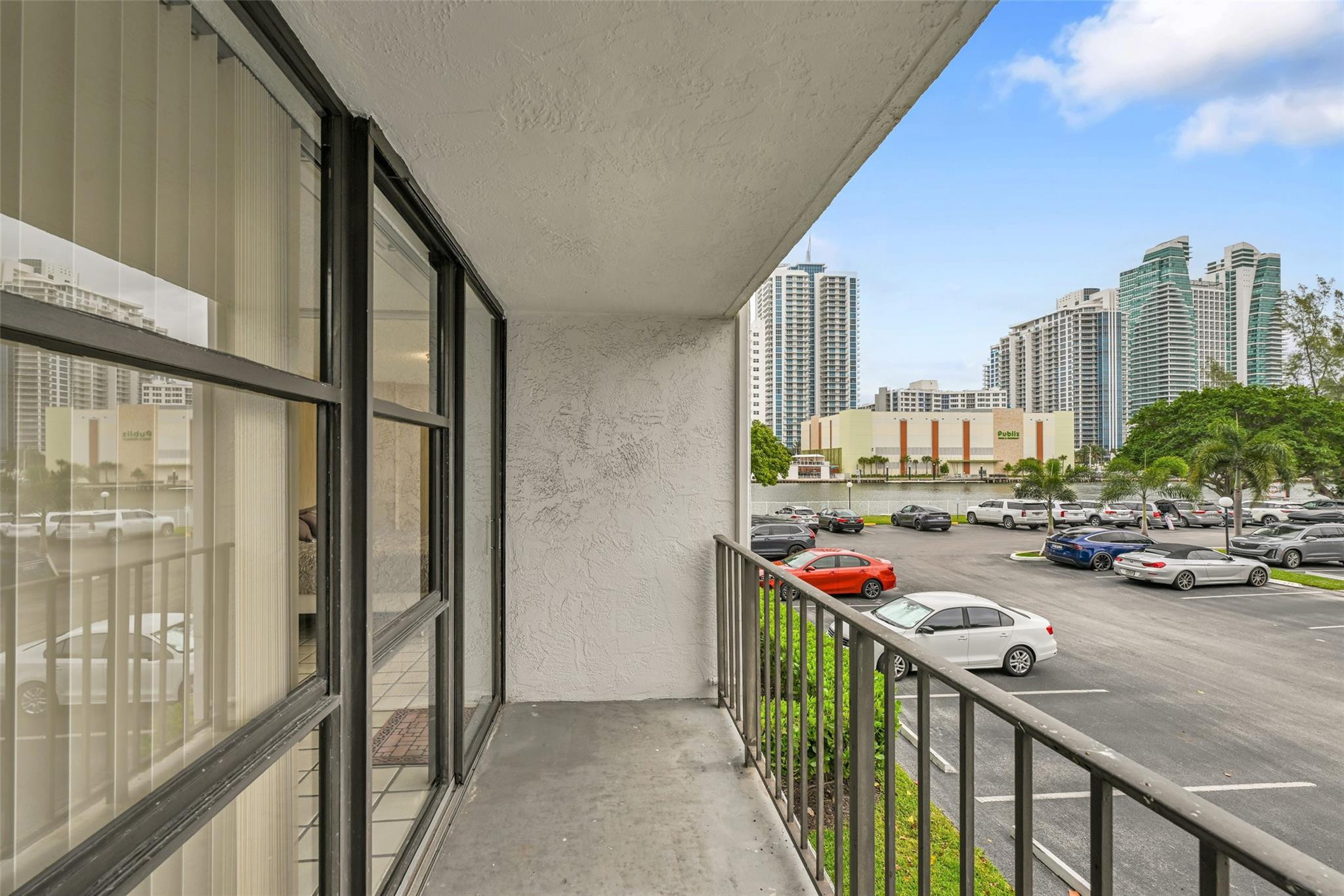 800 Parkview Drive 218