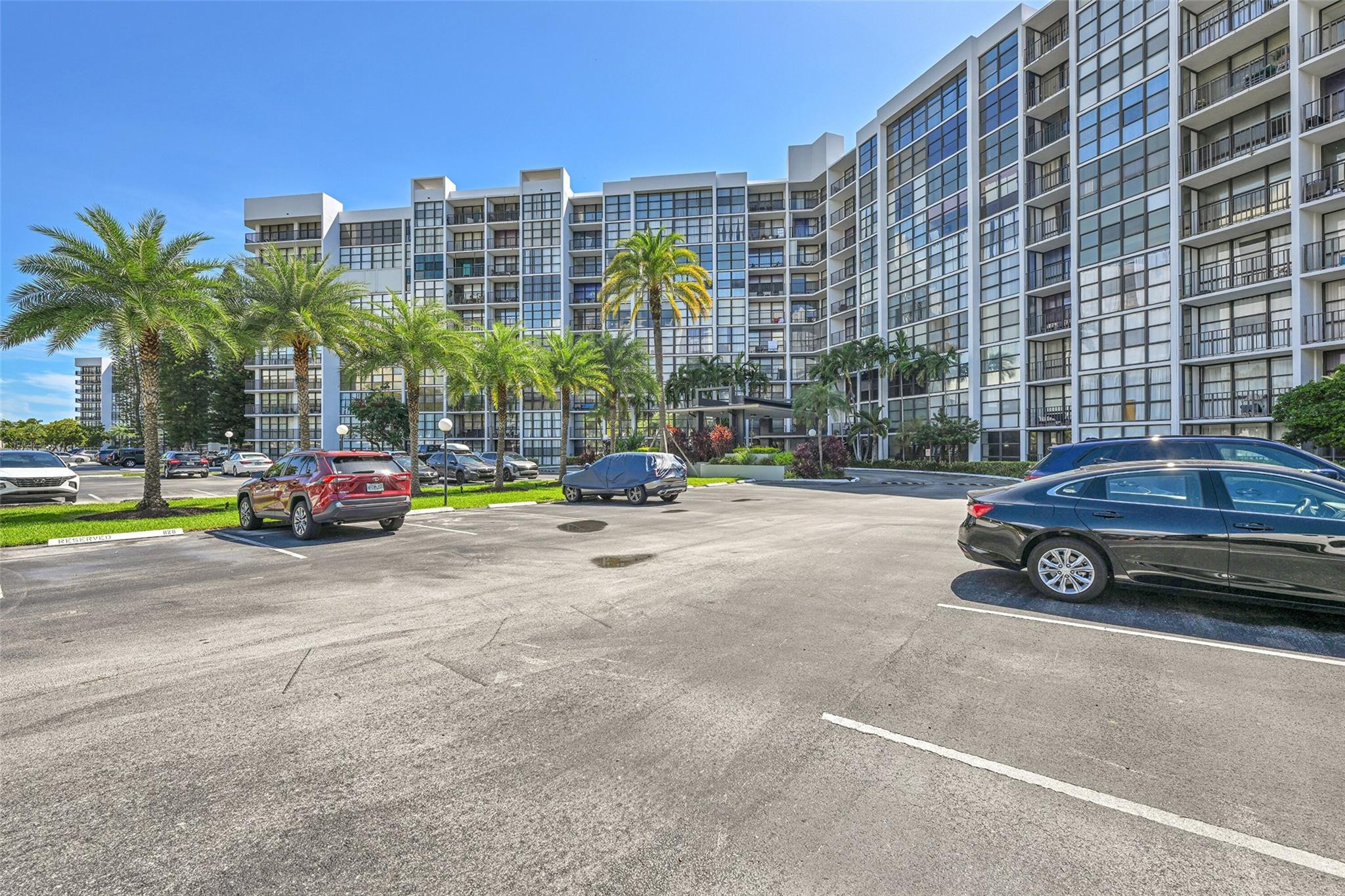 800 Parkview Drive 218