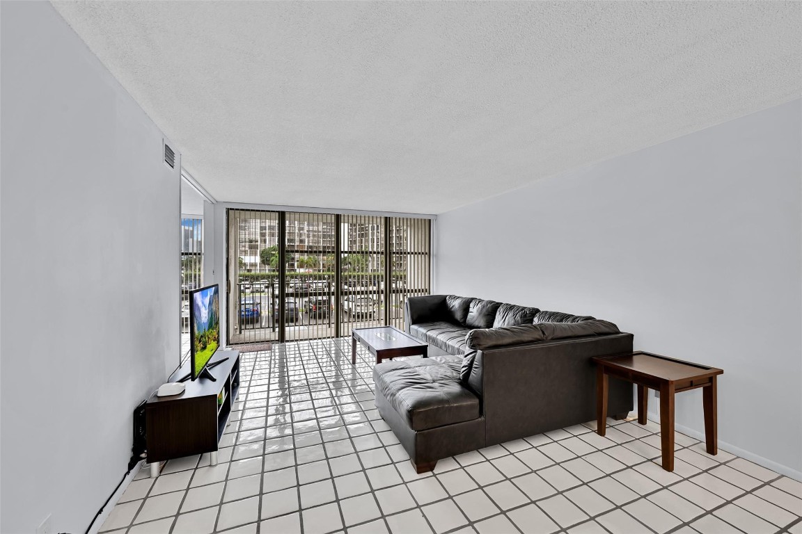 800 Parkview Drive 218