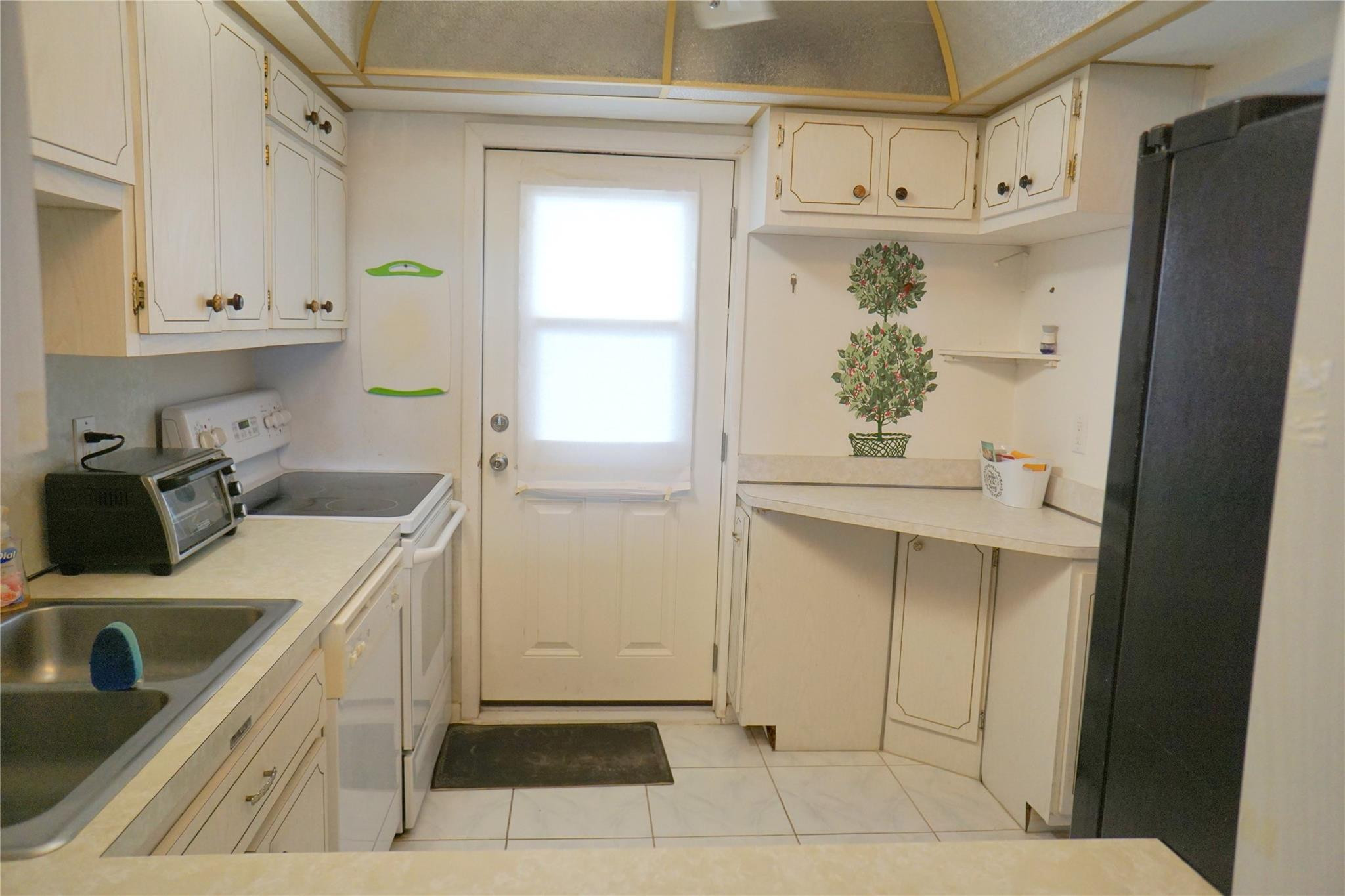 303 N Riverside Drive PH-4