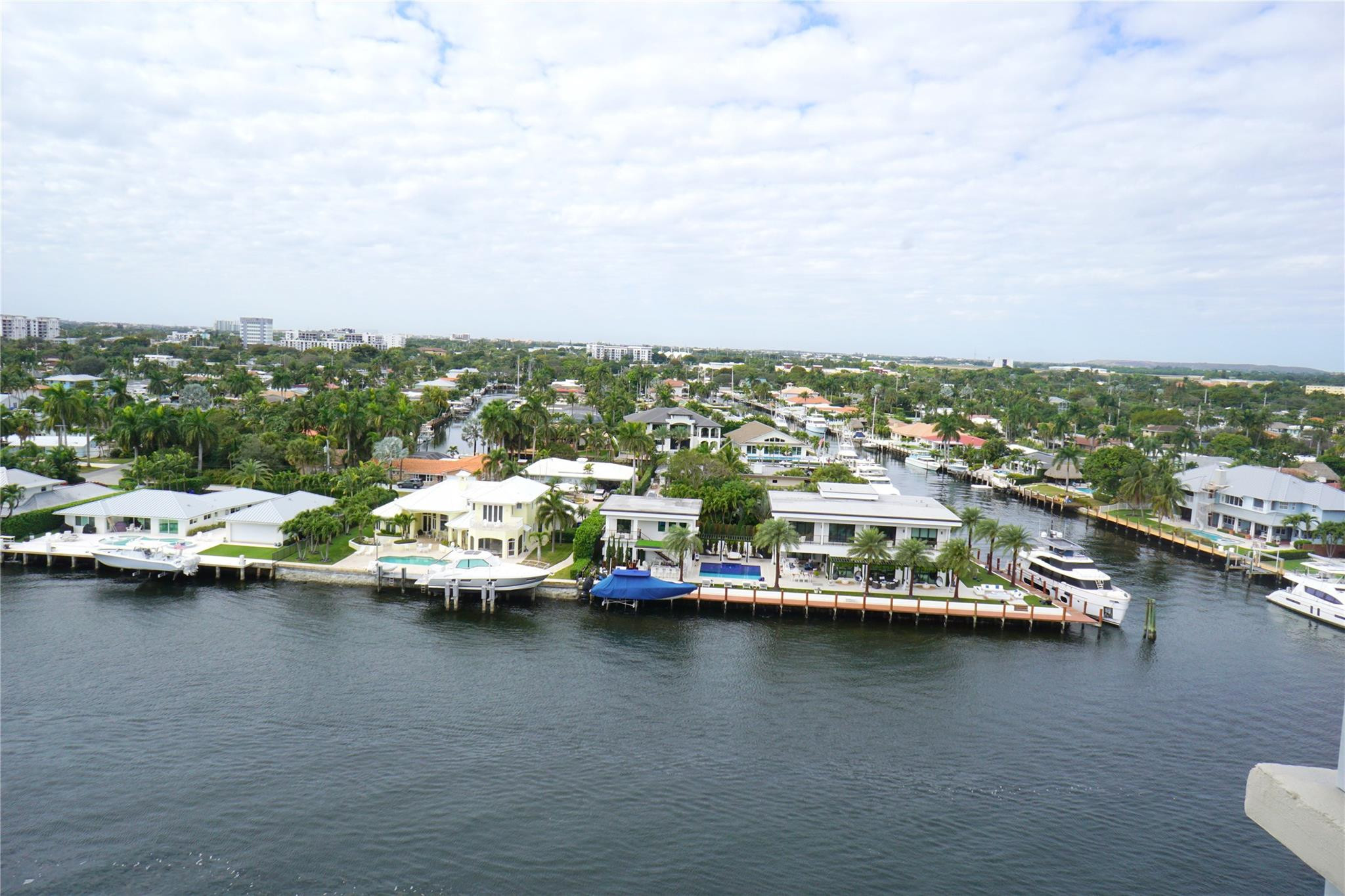 303 N Riverside Drive PH-4