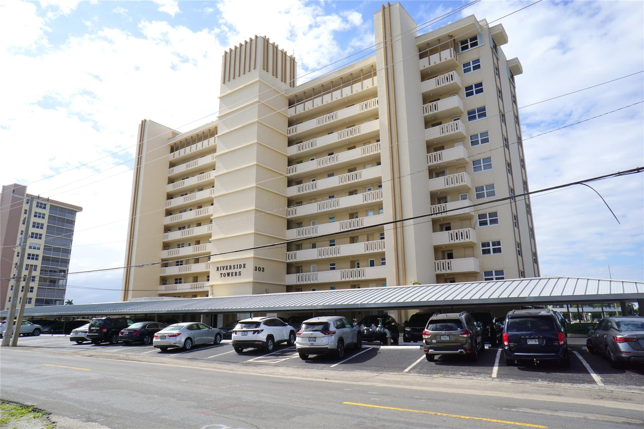 303 N Riverside Drive PH-4