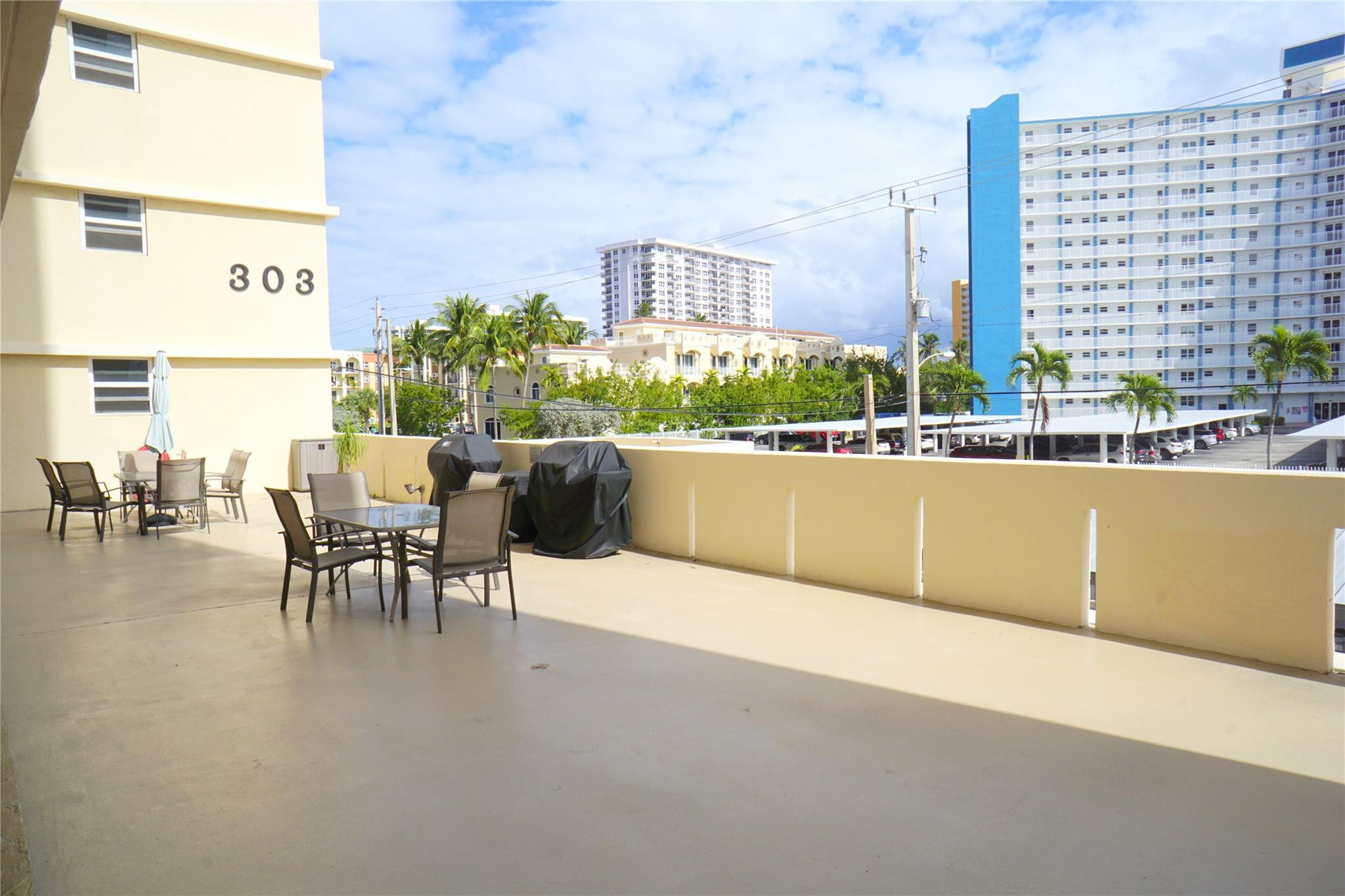 303 N Riverside Drive PH-4