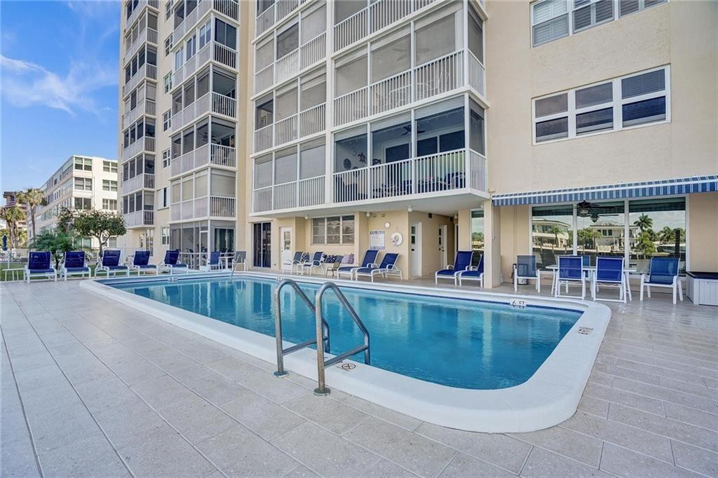 303 N Riverside Drive PH-4