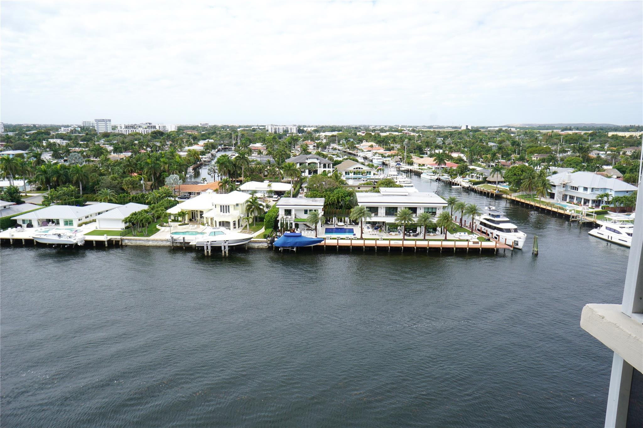 303 N Riverside Drive PH-4