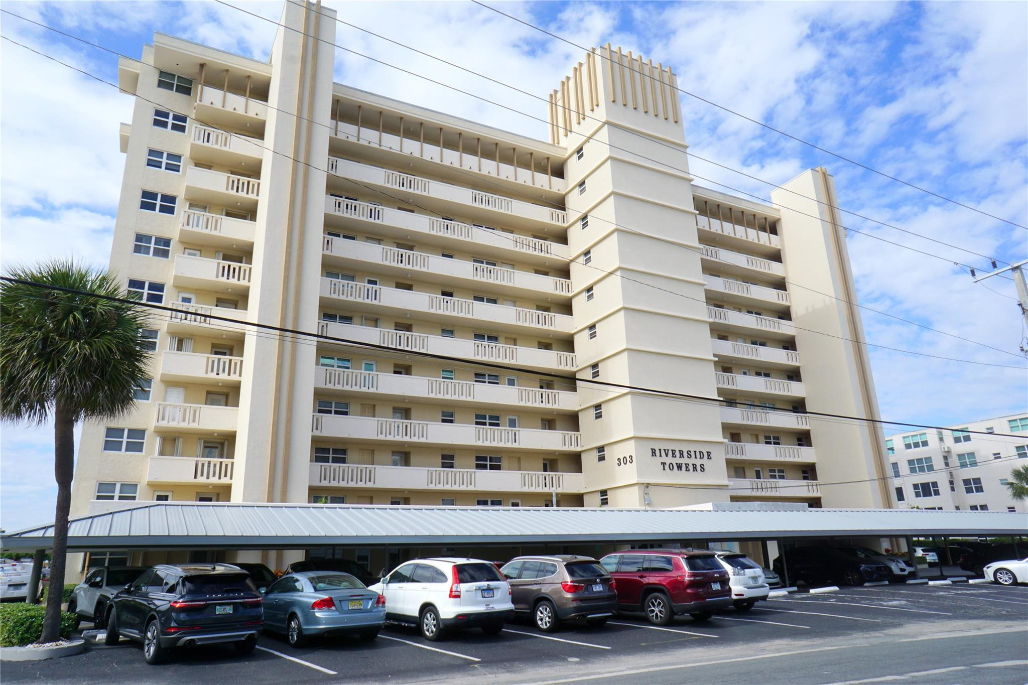 303 N Riverside Drive PH-4