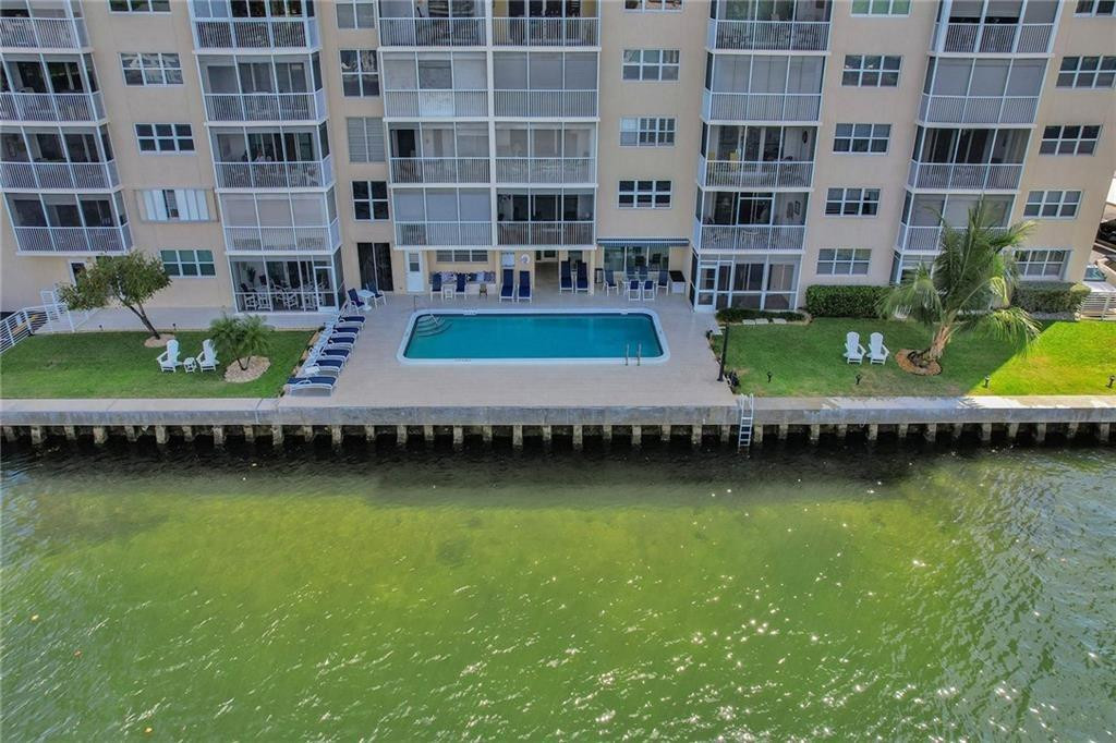 303 N Riverside Drive PH-4