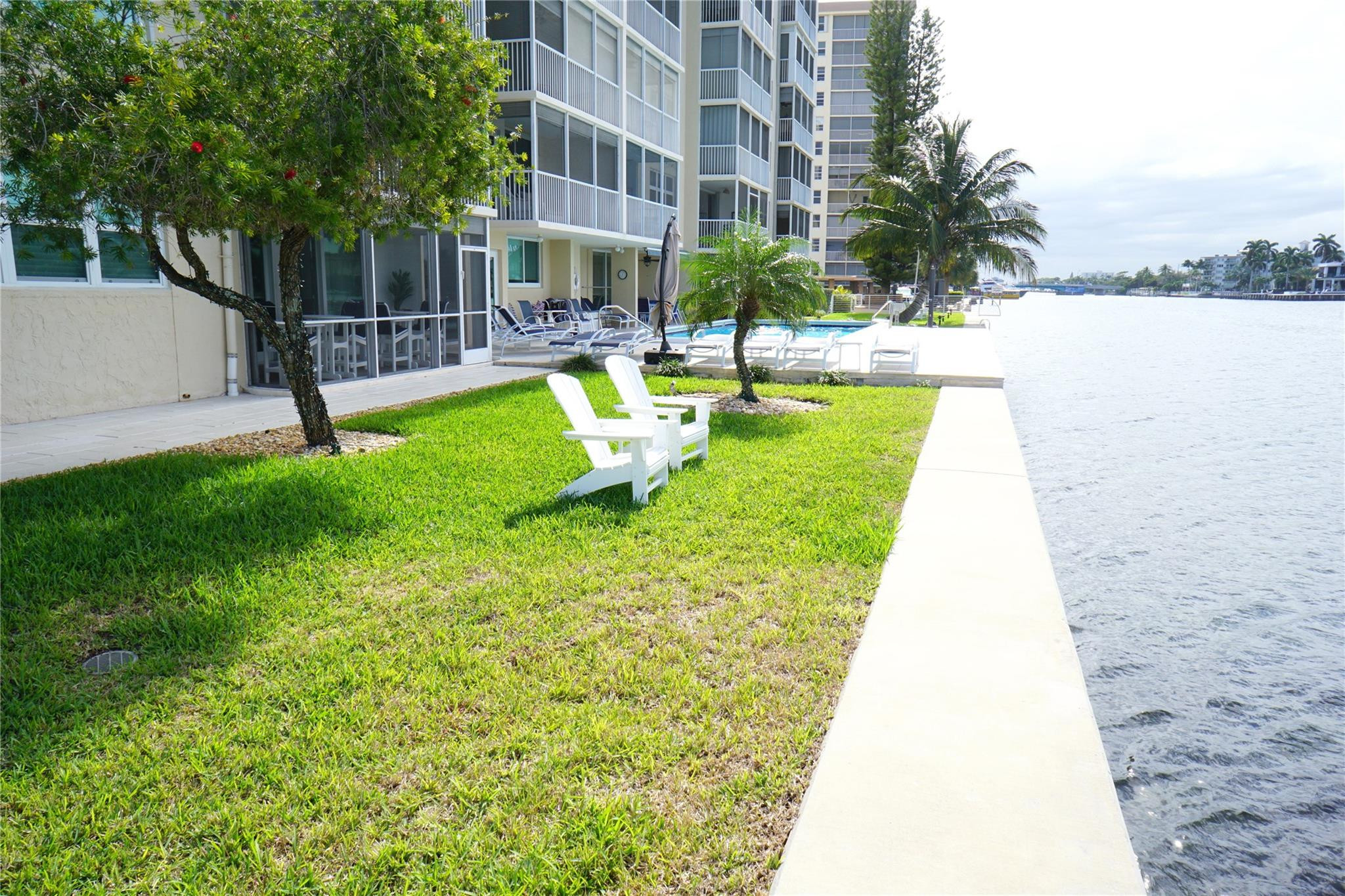 303 N Riverside Drive PH-4