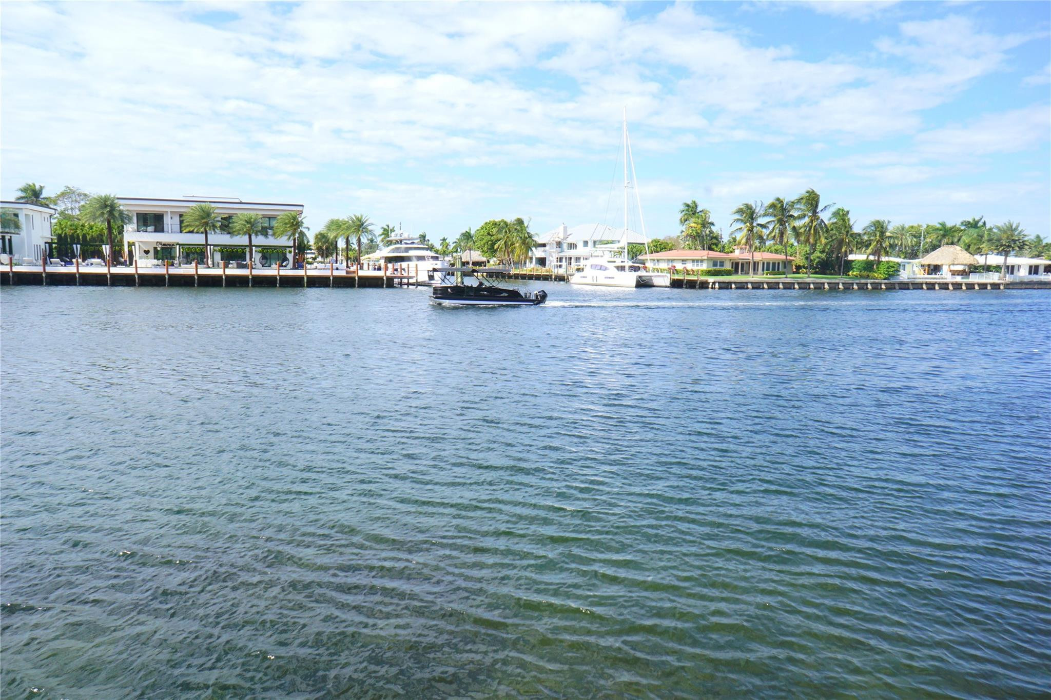 303 N Riverside Drive PH-4