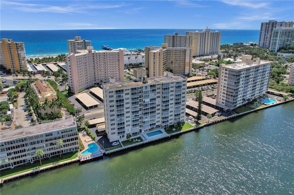 303 N Riverside Drive PH-4