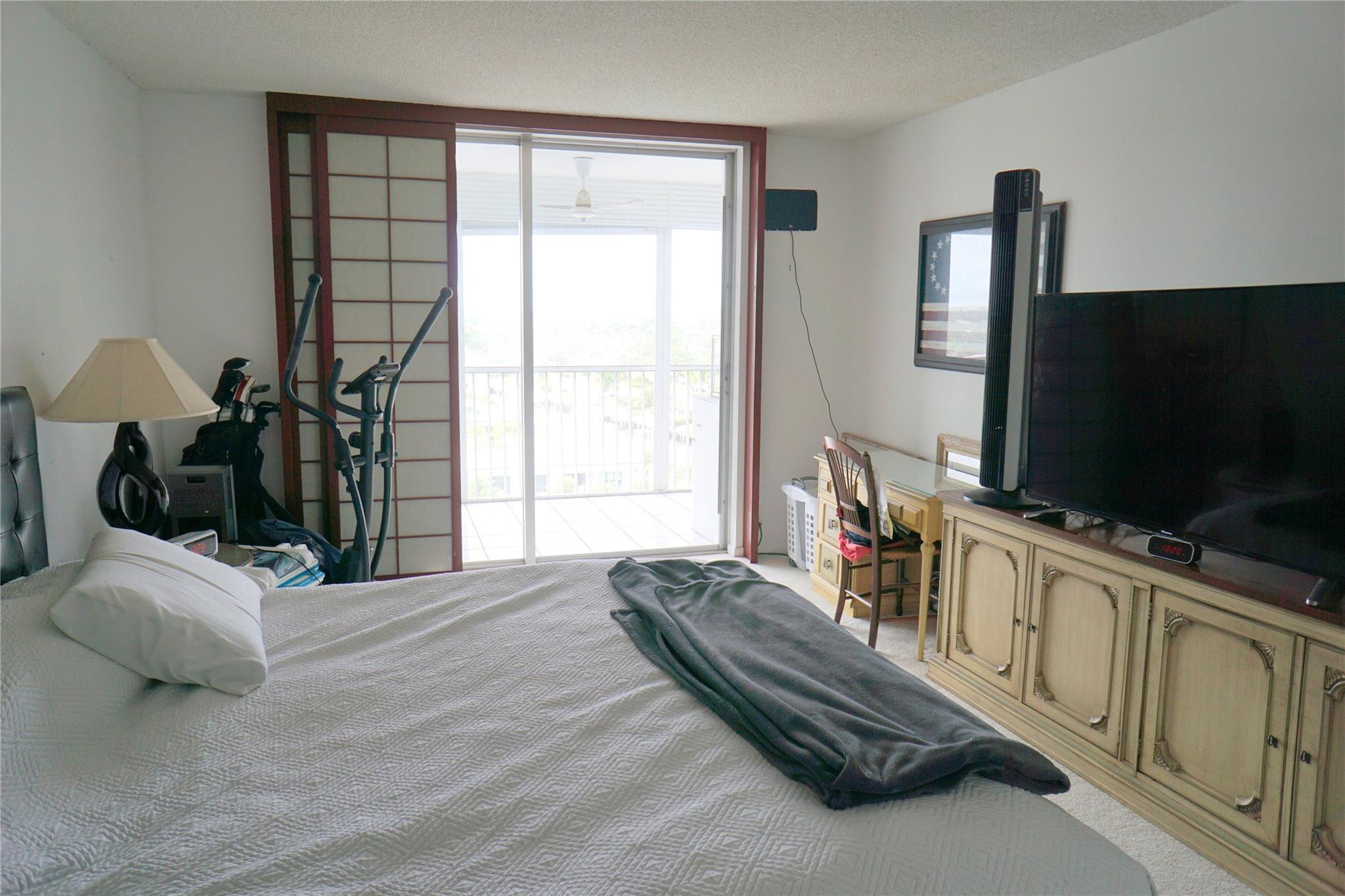 303 N Riverside Drive PH-4