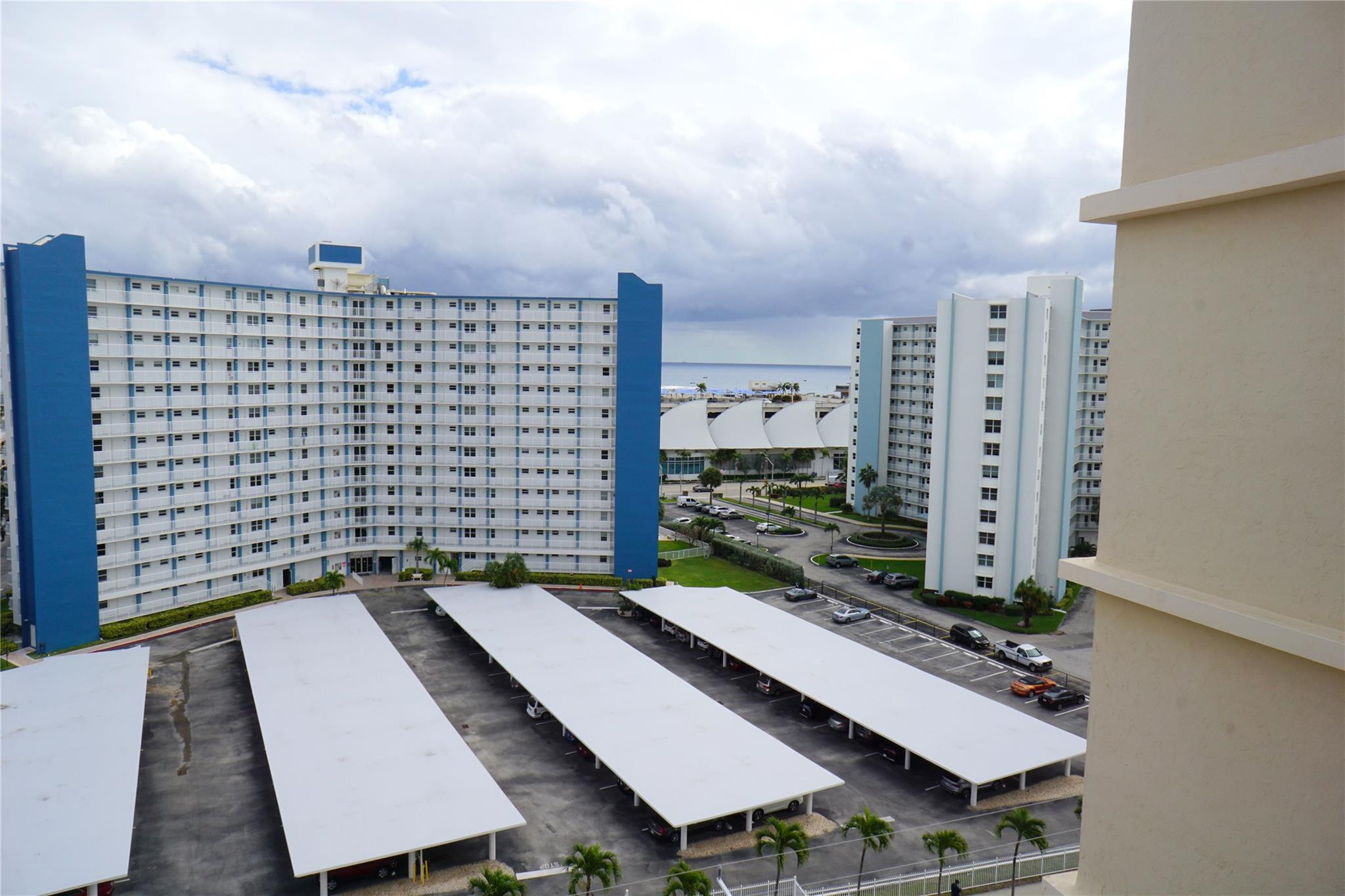 303 N Riverside Drive PH-4