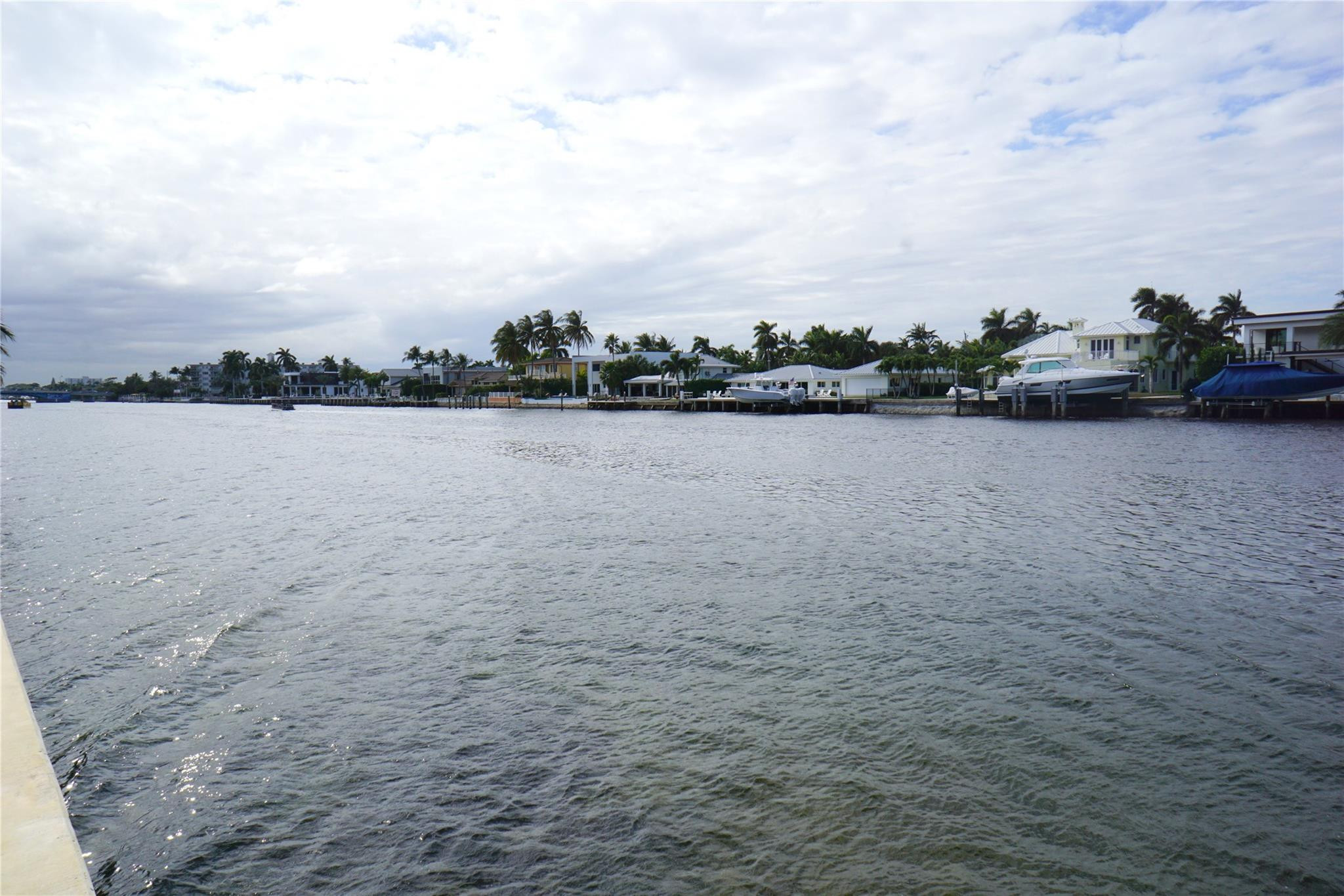 303 N Riverside Drive PH-4