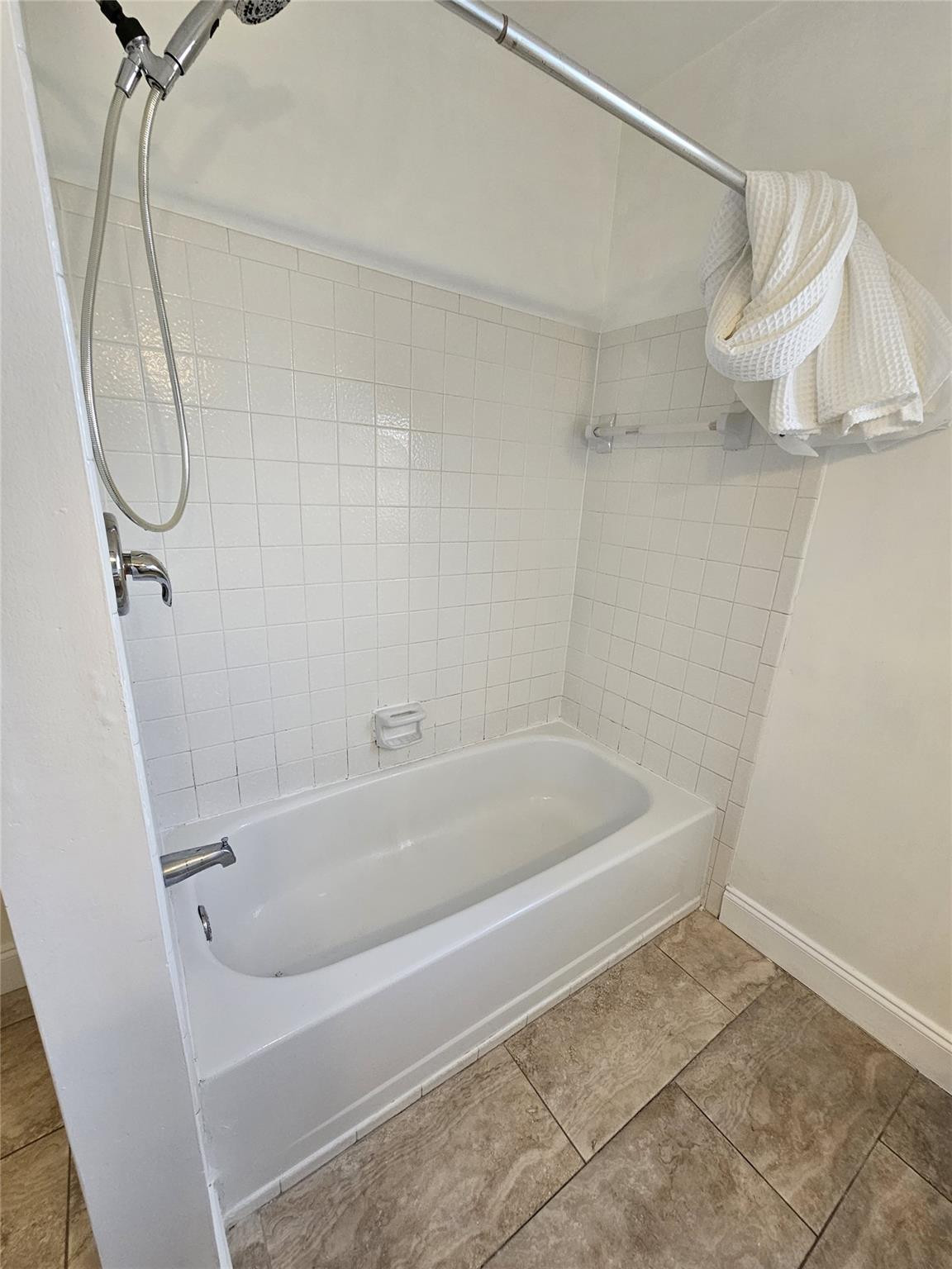 2050 Oleander Boulevard 10-105