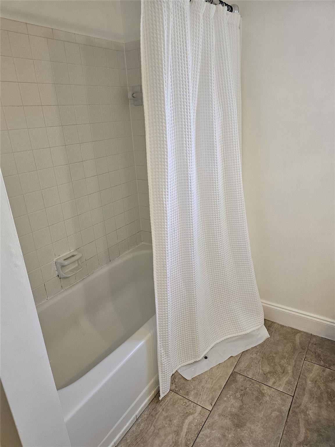 2050 Oleander Boulevard 10-105