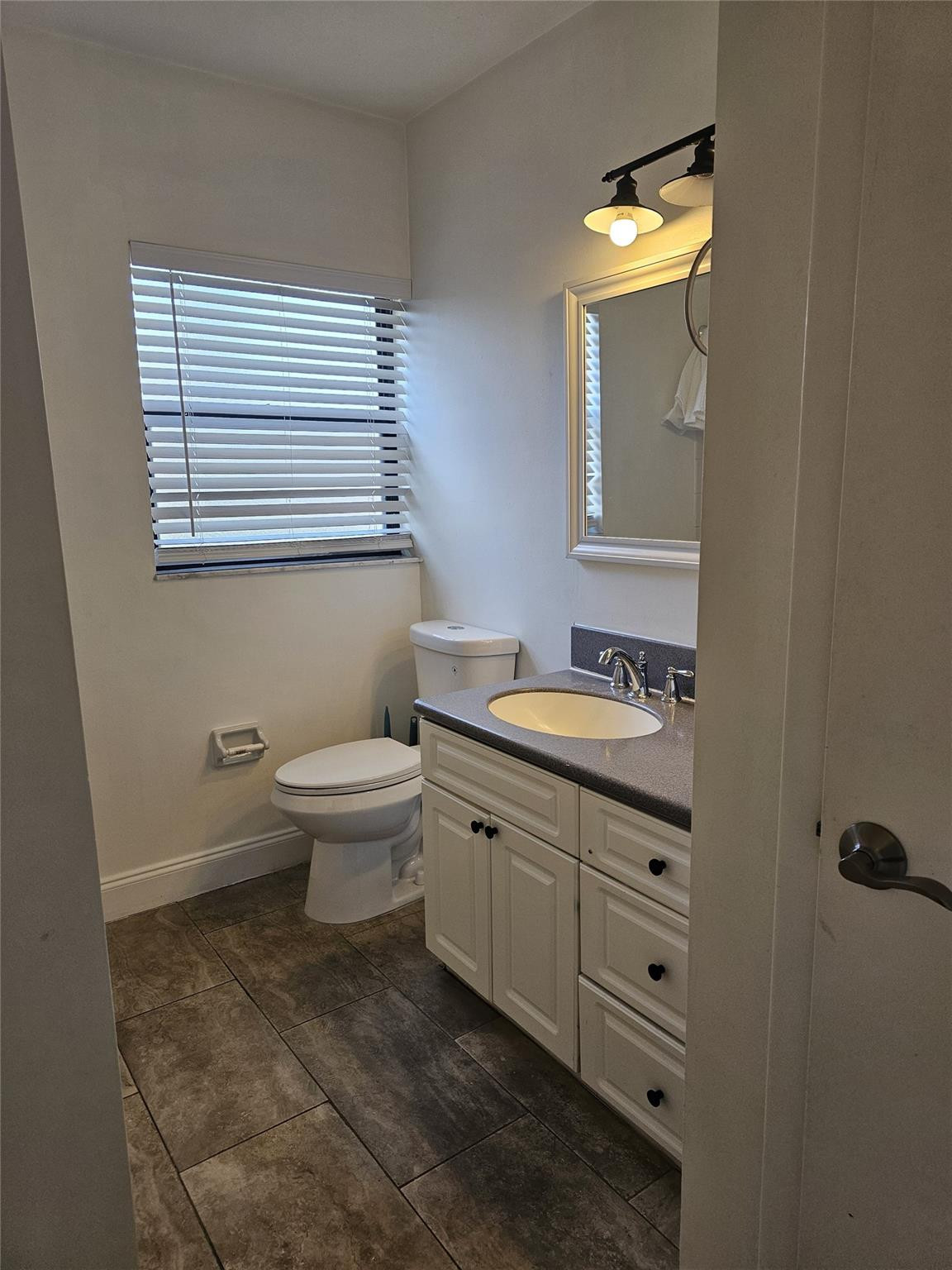 2050 Oleander Boulevard 10-105