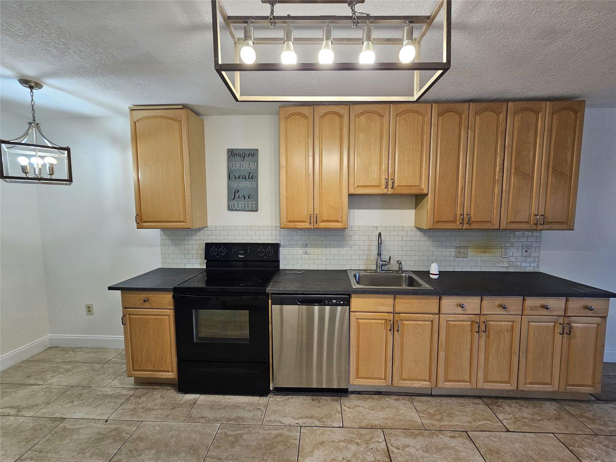 2050 Oleander Boulevard 10-105