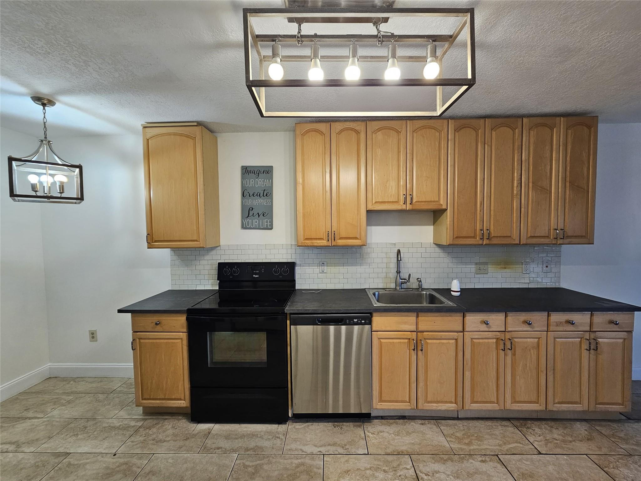 2050 Oleander Boulevard 10-105