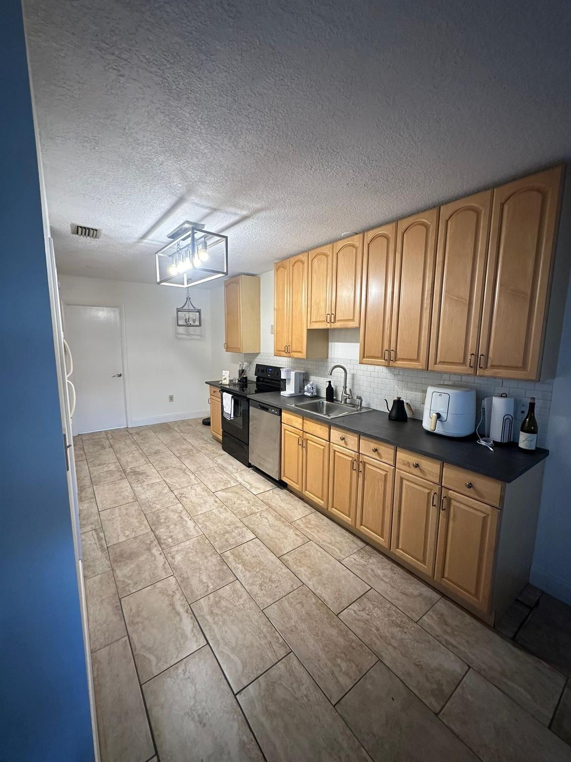 2050 Oleander Boulevard 10-105