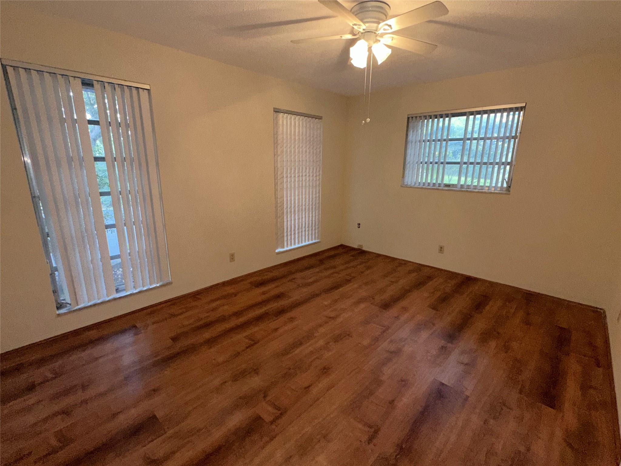 10800 SW 40th Court