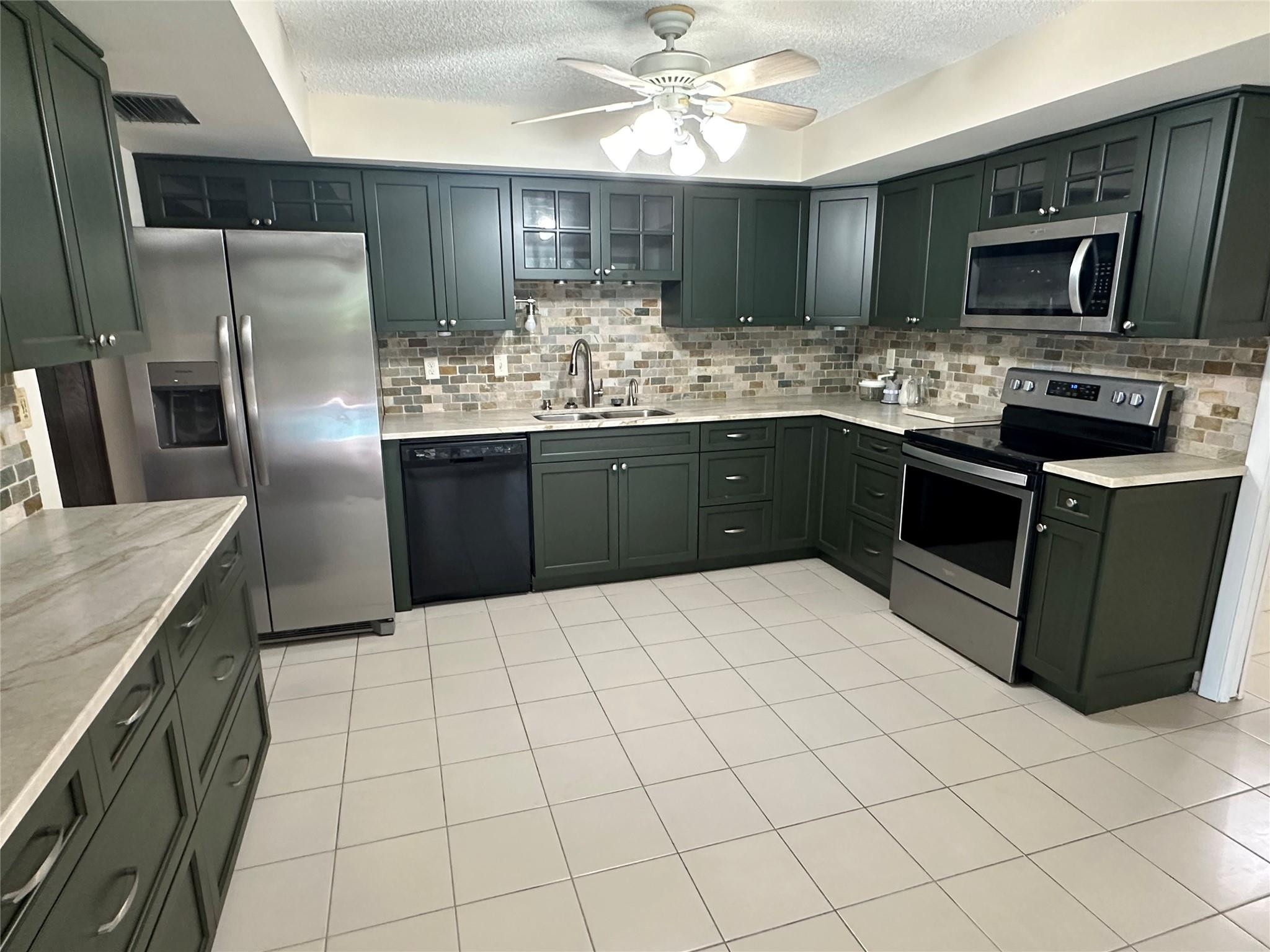 10800 SW 40th Court