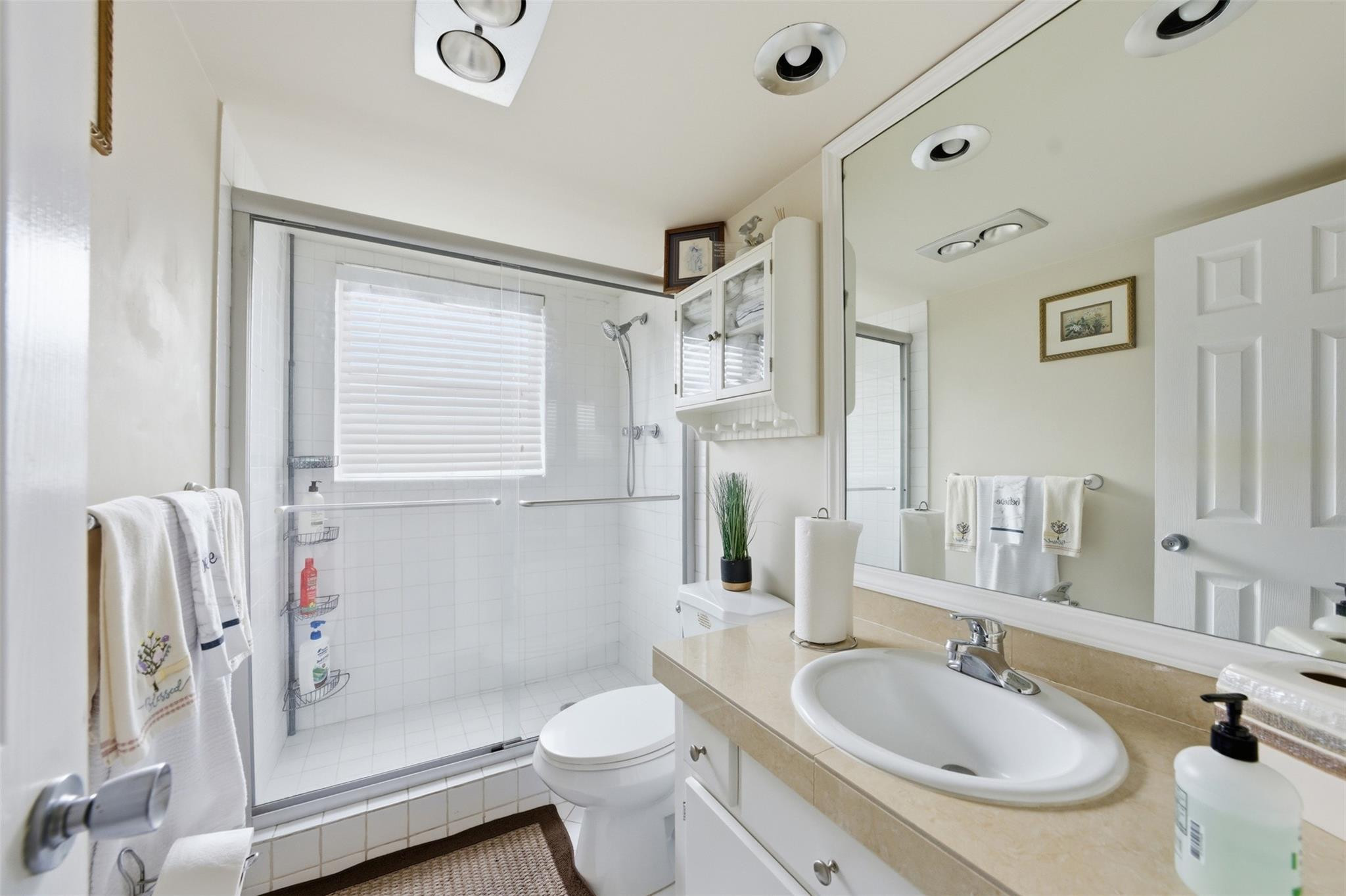 3000 S Course Drive 201