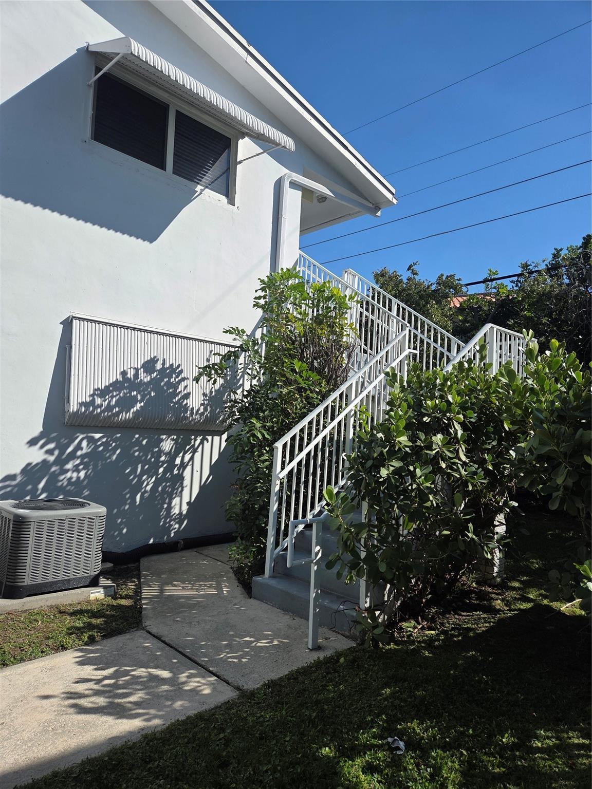 2000 51st Court 208
